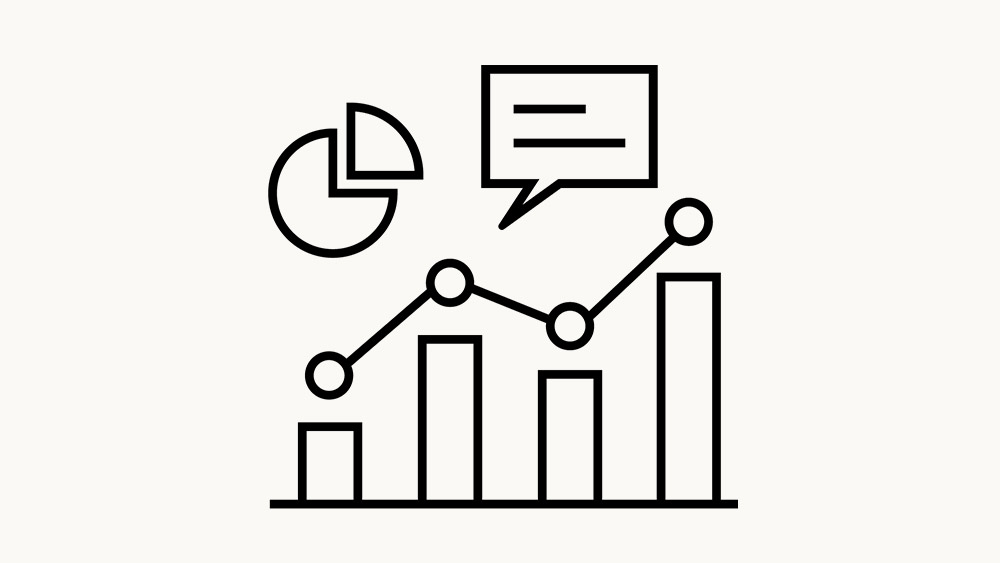 Symbol, das ein Balkendiagramm, ein Tortendiagramm und eine Sprechblase darstellt, die zusammen Datenanalyse und Statistiken anzeigen.